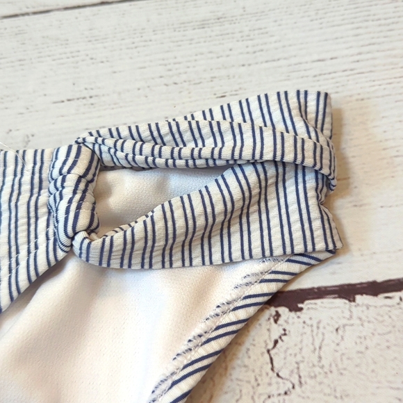 NWT Xhilaration Ruffle Bandau Bikini - Size D/DD & S - Picture 7 of 16